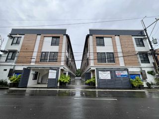 FOR SALE: Townhouse in West Fairview