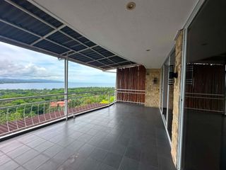 4 bedroom condo unit with sea view for sale in Dauis, Bohol