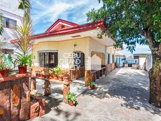 Beachfront 2 Bedroom House for Sale in Compostela