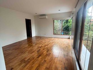 AYALA ALABANG VILLAGE 5BEDROOM WITH POOL 190K
