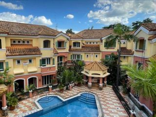 FOR LEASE: TOWNHOUSE IN SAN JUAN with 4 Bedrooms and 2 car garage