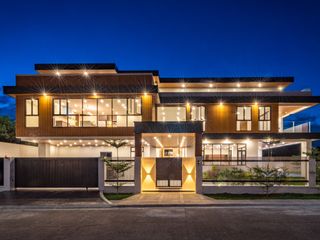 A Newly-Built Modern House in Sto. Tomas City Batangas
