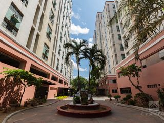 18K monthly Rent to own 2BR Loft type Pre-owned Condo in California Garden Square Mandaluyong City EDSA