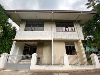 Horseshoe House and Lot for Lease walking distance Robinsons Magnolia