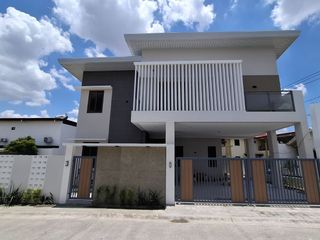 Brand new Modern Corner House and Lot for Sale in Angeles City!