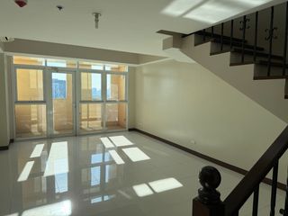 Rent to Own 2 Bedroom Penthouse Loft G - Condo For Sale in St. Mark Residences McKinley Hill Taguig