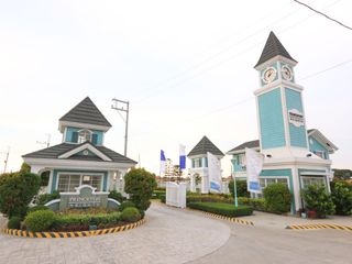 4 Bedroom Single Detached House and Lot in Prime Location Princeton Heights Bacoor Cavite House & Lot near Mall of Asia, Manila, Makati, LRT Station