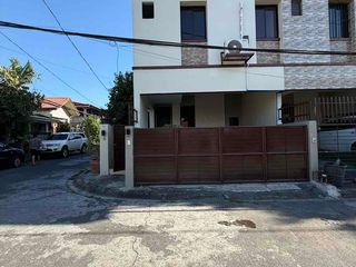 For Sale Three Storey Residential House located in Brgy Village Paranaque City