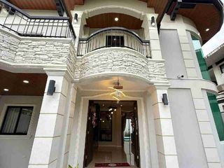 HOUSE AND LIT W/ POOL FOR SALE IN CASA MILA FAIRVIEW,QUEZON CITY