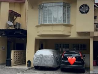 3-Bedroom Townhouse for Rent near Makati City *Sta Ana Manila *near Ayala Malls Circuit