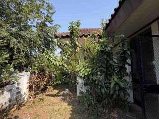 Lot Value Sale! Old Bungalow on 700 sqm Lot in Exclusive Village