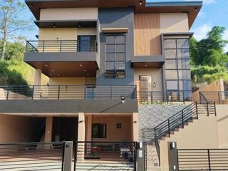 FOR SALE! 4 BEDROOM IN PARKRIDGE ESTATES VALLEY GOLF