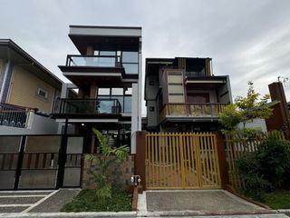 ¬¬For Sale Brand New Three (3) Storey Single Attached House and Lot in Talon Kuatro Piñas City