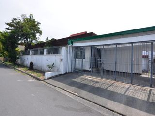 For Sale Well Maintained Bungalow House near in Robinson Mall Las Piñas City