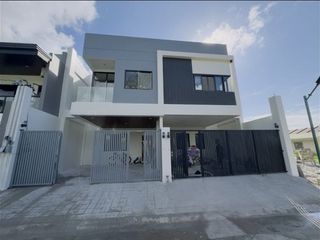 ¬¬For Sale Brand New Two (2) Storey Duplex House and Lot in BF Resort Las     Piñas City