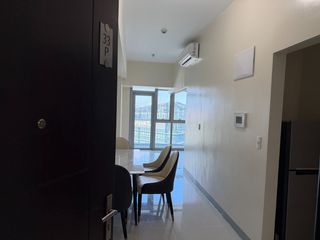 For Sale High Floor 1BR Rent to Own Condo in Uptown Parksuites 2 BGC Taguig near St. Luke's Hospital