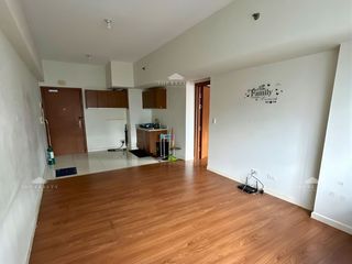 Eton Tower Makati | Corner Unit 1 Bedroom 1BR Condo for Sale in San Lorenzo, Makati City