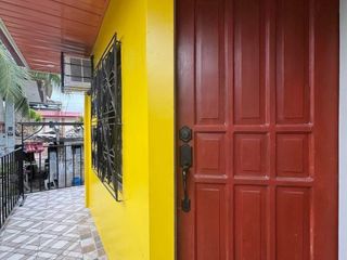 Gally and Grace apartment - Yellow