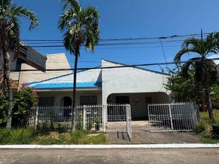 Bungalow House & Lot in BF Homes, Paranaque City for RENT