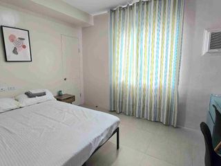 Clean Studio Unit with Parking near eleavator in Mesaverte