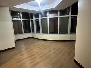 ELEVATE YOUR LIFE STYLE AT ONE CENTRAL MAKATI