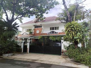 House and Lot For Sale in Marina Village Paranaque
