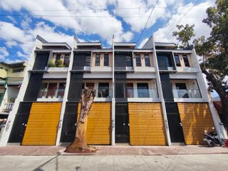 Malanday Marikina For Sale 3 Storey Townhouse 4 Bedrooms near FEU Roosevelt RG