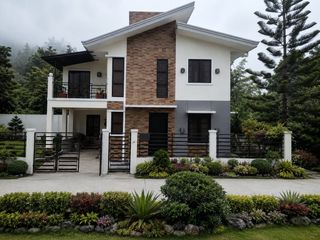 9.5M For Sale 2 Storey House and Lot Near Skyranch Located in Tagaytay City RAS
