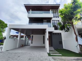 Marikina Single Attached House and Loit Trevi Executive Village with Aircon Units SD