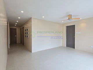 FOR LEASE TOWNHOUSE WITH DORMITORY IN PULANG LUPA DOS, LAS PIÑAS CITY
