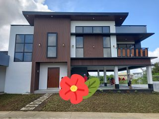 House and Lot For Sale in Tagaytay Heights Subd-MC