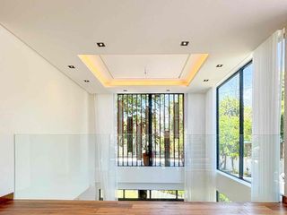 AYALA ALABANG VILLAGE MODERN HOUSE WITH ELEVATOR 1MILLION