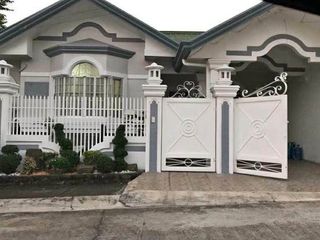 Villa Paroma Cabcaben  H&L with swimming pool and jacuzzi for Sale in Mariveles Bataan