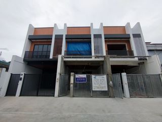 9.4M Triplex Two Srorey Townhouse for Sale in Talon Village Las pinas - JB