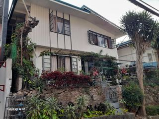 2 Story 1960s Wooden House w/ 5 BRs, 2 T&Bs in Jungle Town near SM Baguio