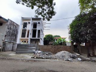 Amparo North Caloocan for sale 3 Storey Townhouse 3 Bedrooms near MRT 7 RG