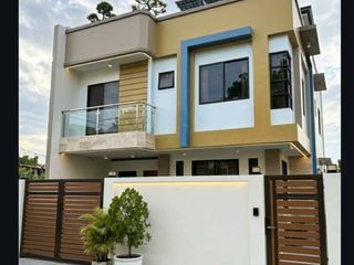 FOR SALE | Elegant 3-Storey House with Private Swimming Pool 196sqm in Newtown Estates, Pardo, Cebu City