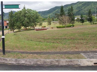 Highlands Cotswold Tagaytay lot for sale