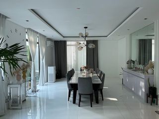 FOR SALE - Sem-Furnished Four Storey Combined Townhouse in Dover Hill Townhouse, Brgy. Addition Hills, San Juan City