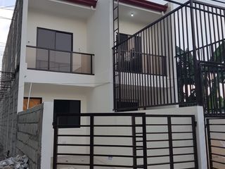 Amparo North Caloocan For Sale 2 Storey Townhouse 3 Bedrooms near MRT 7 RG