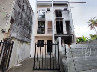 Amparo North Caloocan 3 Storey Townhouse For Sale 3 Bedrooms near MRT 7 RG