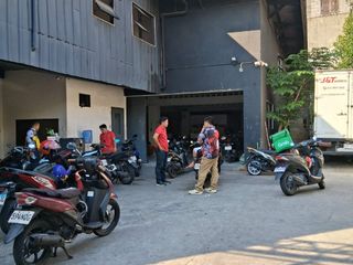 WAREHOUSE MAKATI FOR LEASE