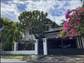 Magallanes Village | 2-Storey 4BR Residence with Garden & Den | ₱190K