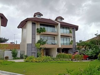 Townhouse For Sale in West Service Road Cupang Muntinlupa SD