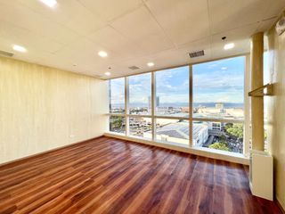 Office Space for lease (corner unit) in Parkway Corporate Center Filinvest City, Alabang, Muntinlupa