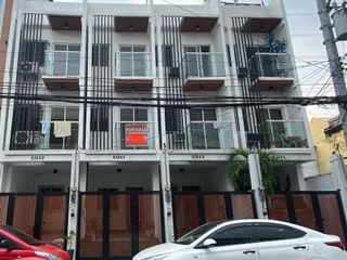 San Antonio, Makati RFO Modern 3-Storey Townhouse w/ Roof deck + 1 CG + Clean Title near Cash & Carry || DCP