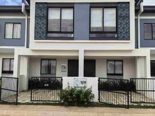 2 bedrooms townhouse in Bay, Laguna