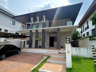 FOR SALE: 4 Bedroom House and Lot in Palms Pointe, Filinvest Alabang, Muntinlupa City