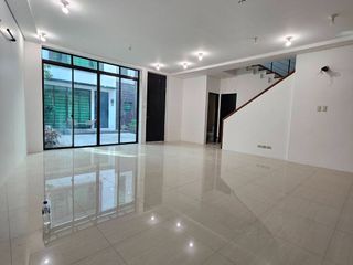 4 Bedroom San Juan Townhouse for Sale