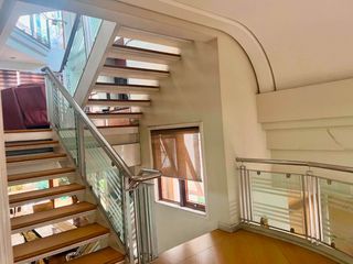 HOUSE FOR SALE IN FILINVEST 1 QUEZON CITY